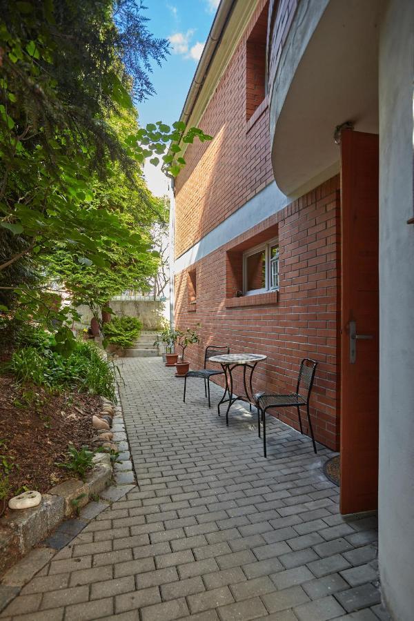 Villa In Bio Garden - You Will Save Money Here Prága Kültér fotó